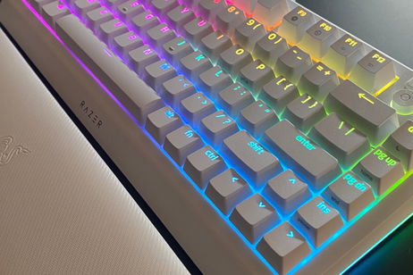 Análisis del Razer BlackWidow V4 75% White Edition: equilibrio perfecto entre gaming y productividad