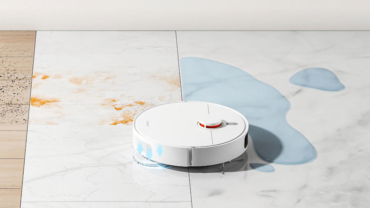 Xiaomi Robot Vacuum S10+ sobre suelo