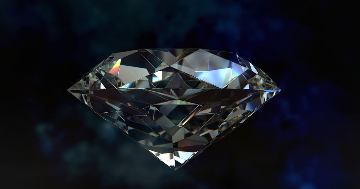 Si te gustan los diamantes, puedes fabricarlos tú mismo comprando la máquina en Alibaba