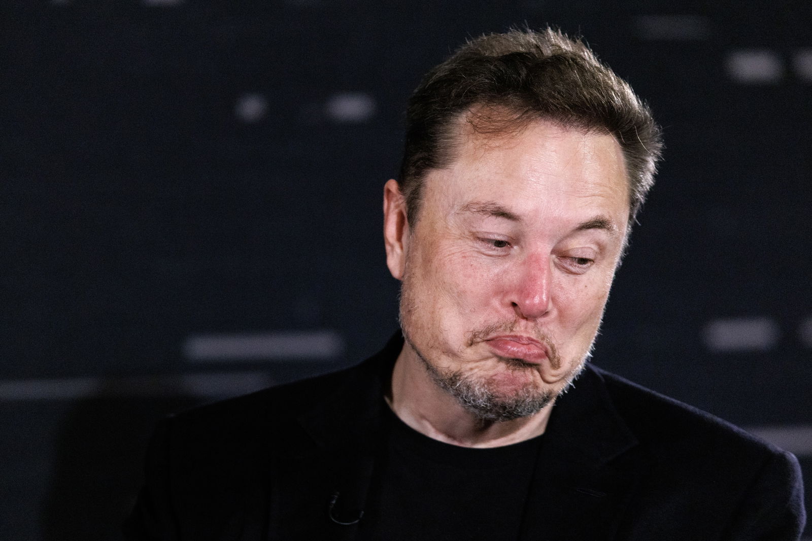 Elon Musk creó a Grok, pero ahora esta le acusa de esparcir bulos