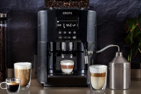 Esta cafetera de Krups muele, prepara y sirve el café perfecto con solo pulsar un botón