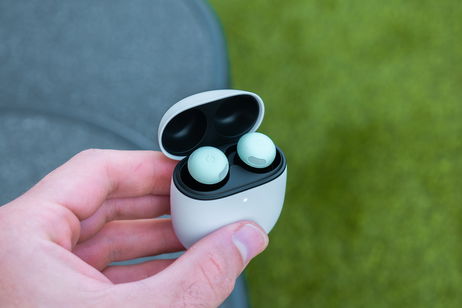 Auriculares inalámbricos ligeros, cómodos y con 30 horas de música ¿quién dijo que lo bueno tenía que costar un ojo?