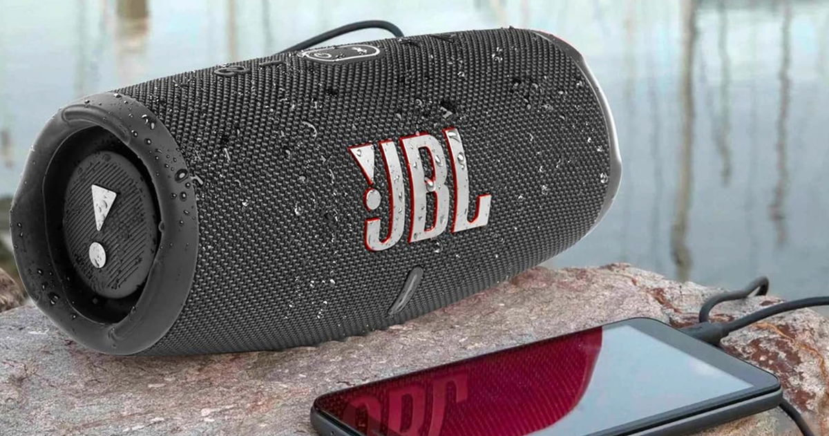 El altavoz JBL que triunfa en Amazon hunde su precio: ultrarresistente, con gran sonido y 20 horas de batería