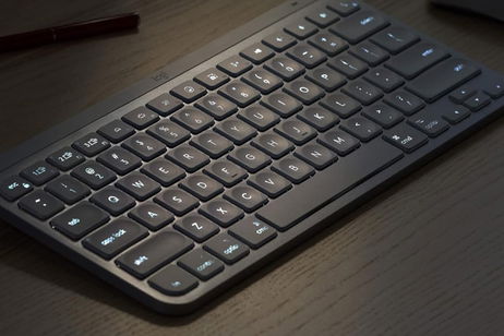 Lo volvería a comprar una y otra vez: teclado inalámbrico Logitech con descuento y 5 meses de batería