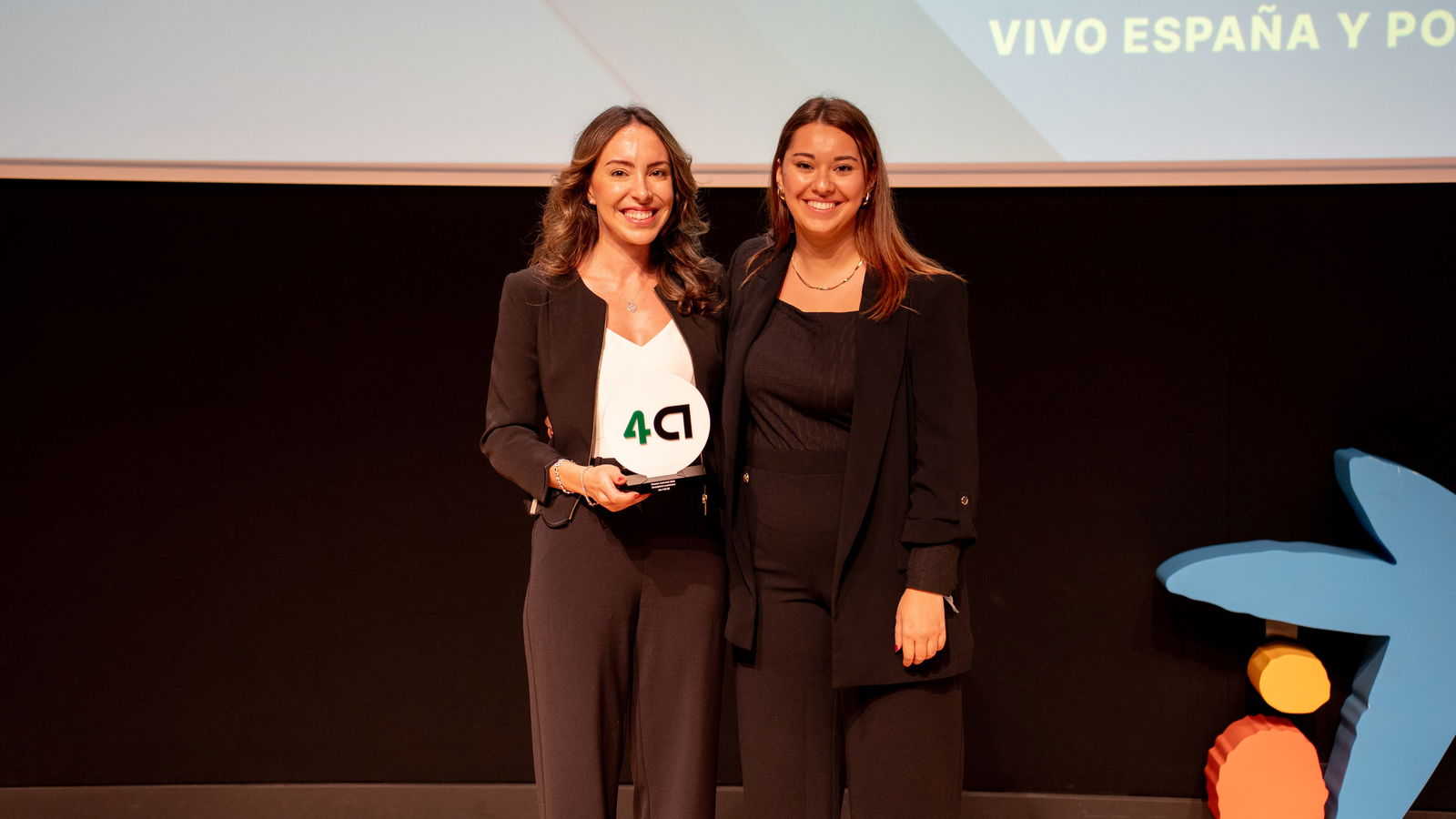 Olga Trapero, Head Of Marketing Iberia, y Silvia Fernández, redactora de Andro4all