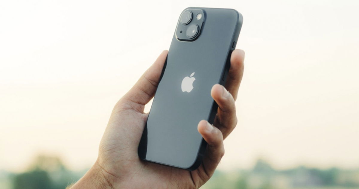 Este es el mejor iPhone barato que puedes comprar hoy: funciona con iOS 18 y no te costará ni 550 euros