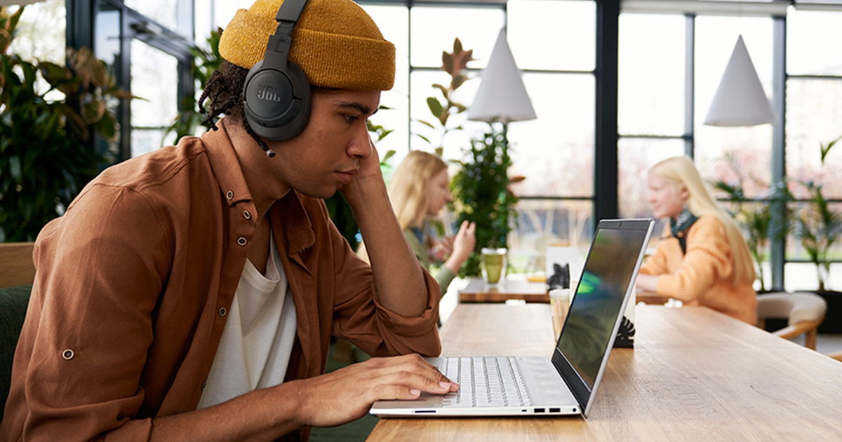 Los auriculares que me comprarían tienen 3 modos de cancelación de ruido y 70 horas de autonomía