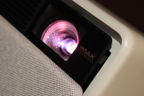 Este proyector 4K te hará disfrutar como un niño pequeño, y ahorrando 600 euros