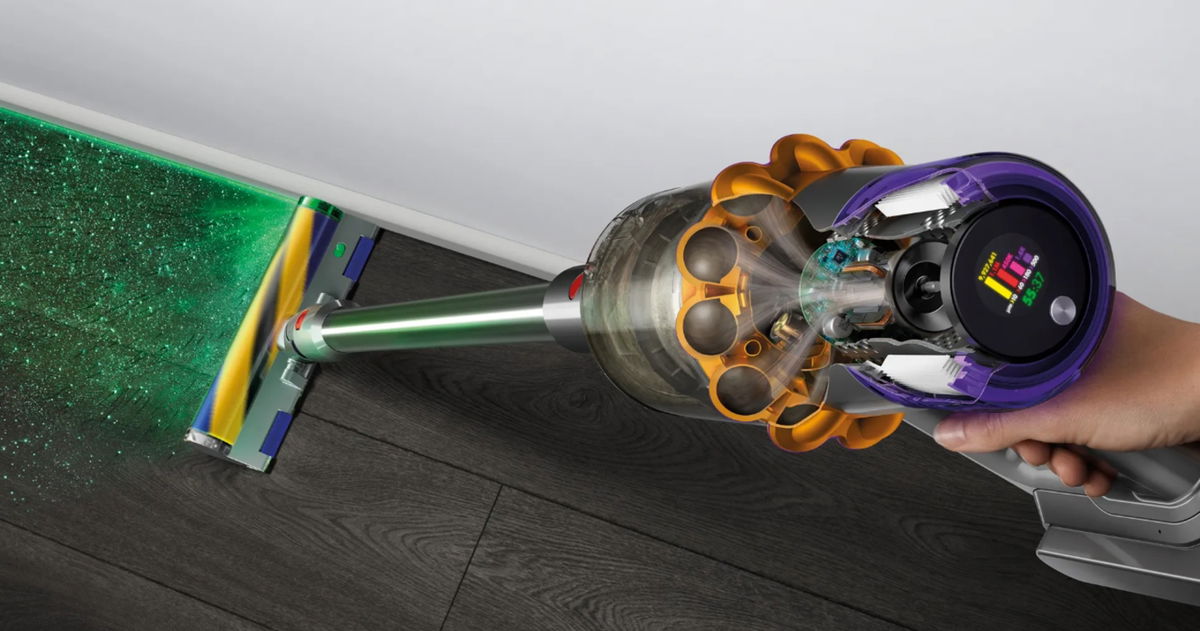 Dyson no espera al Black Friday y tira el precio de esta aspiradora de mano: alta potencia por 200 euros menos