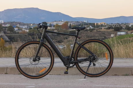 La Fiido Gravel C21 es la bici eléctrica perfecta para moverse por ciudad y campo. La hemos probado