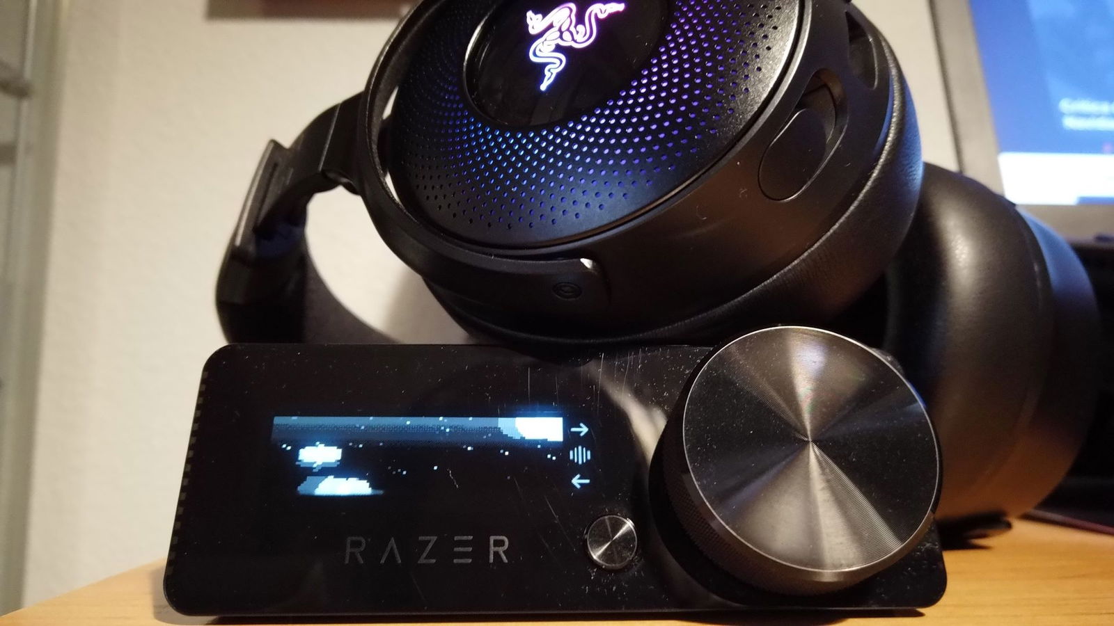 Análisis del combo Razer Freyja y Kraken V4 PRO, la vibración háptica para gamers y cinéfilos