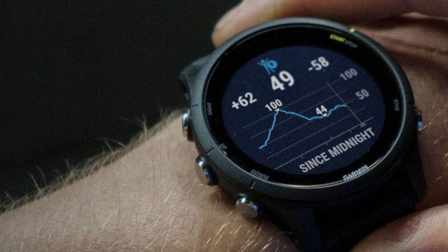 Si corres de verdad, este reloj te interesa: Garmin Forerunner 255 con métricas avanzadas, batería para días y con descuentazo