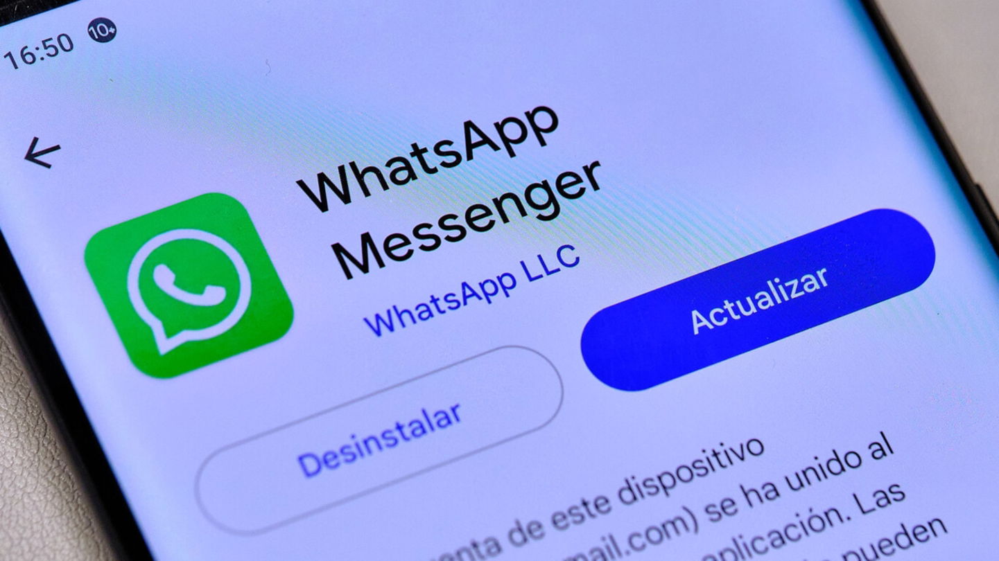 A veces el problema se resuelve simplemente actualizando WhatsApp