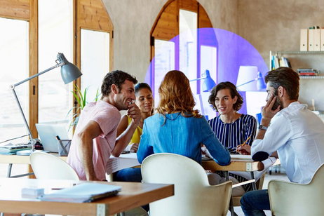 Telefónica se asocia con Microsoft para proveer de PC con IA integrada a las empresas