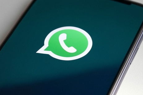 La pantalla se apaga al escuchar audios de WhatsApp: cómo solucionar el problema