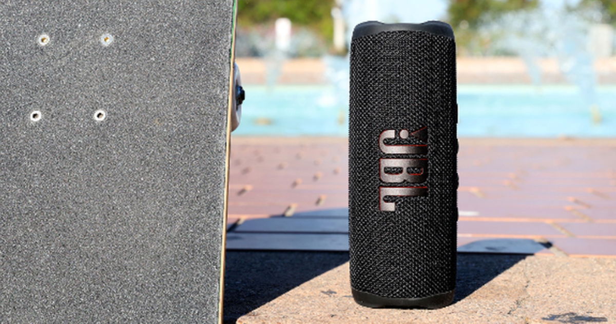 Ultrarresistente, sonido top y 12 horas de batería: este altavoz JBL en oferta triunfa por calidad y precio