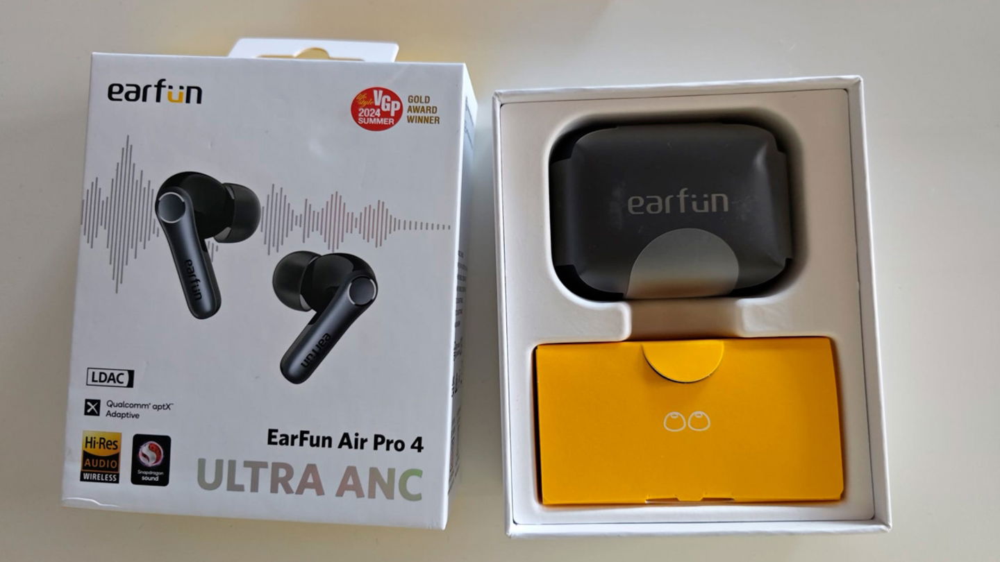 Auriculares EarFun Air Pro 4 caja