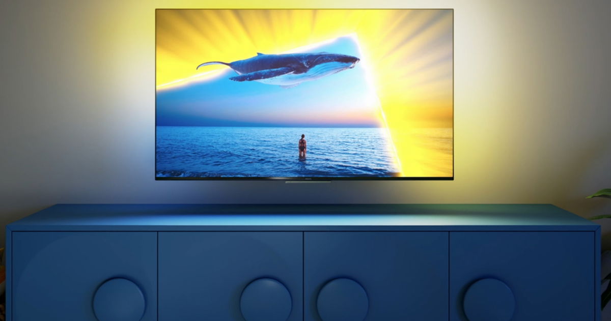 Gran rebaja en esta smart TV 4K con pantalla de 43 pulgadas, Ambilight y Dolby Atmos: no cuesta ni 300 euros