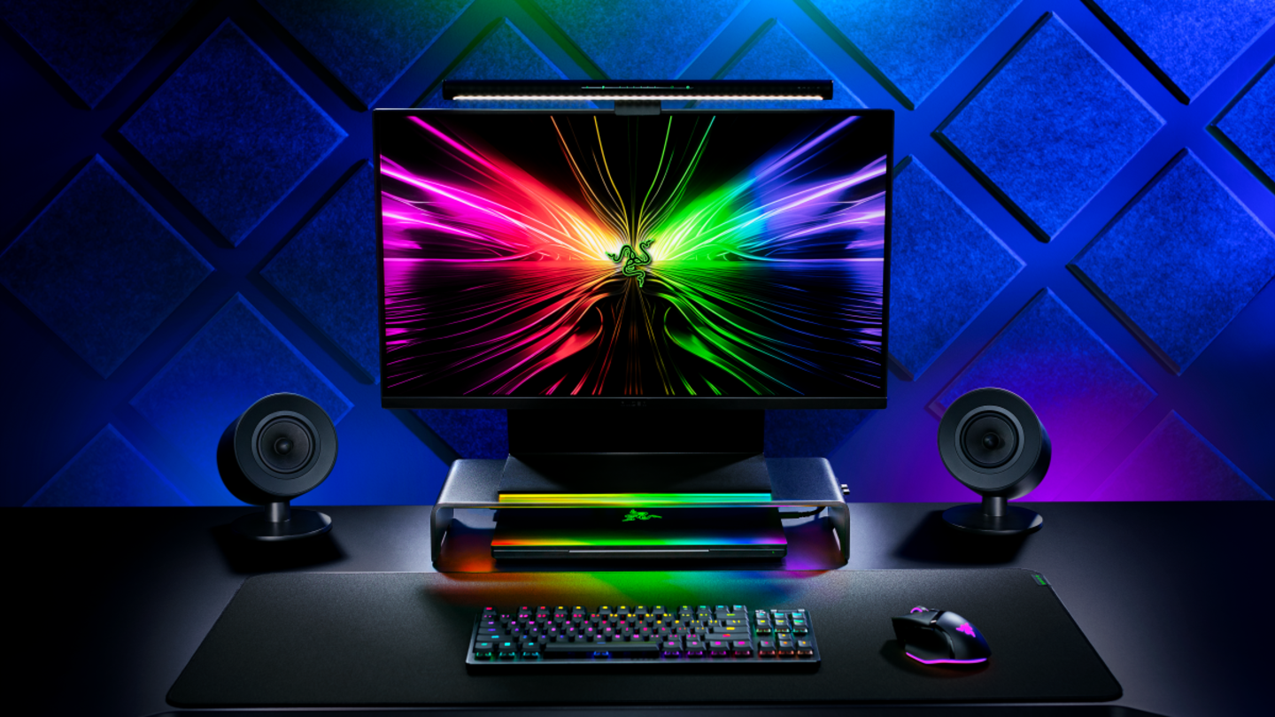 Razer despliega todo un arsenal de accesorios luces RGB, sillas con aire acondicionado y bases para portátiles