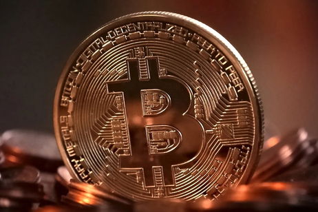 El Bitcoin, en caída libre: cae a los 75.000 dólares contagiado por la incertidumbre de los mercados