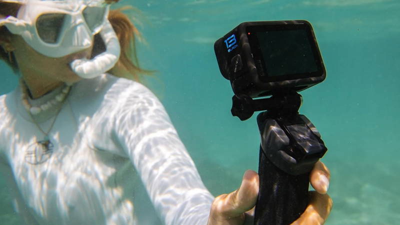 La GoPro HERO13 graba en 5.3K y se sumerge sin miedo, tanto en el agua como en los descuentos extremos