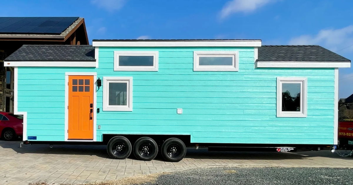 Esta casa prefabricada portátil y colorida tiene espacio de sobra y es más barata de lo que crees