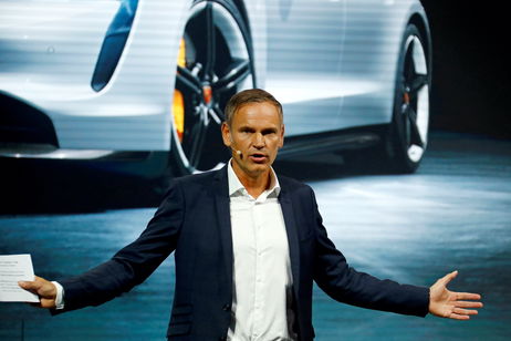 Oliver Blume, CEO del Grupo Volkswagen, lo tiene bien claro: "los coches eléctricos serán el futuro de la movilidad porque son muy superiores"