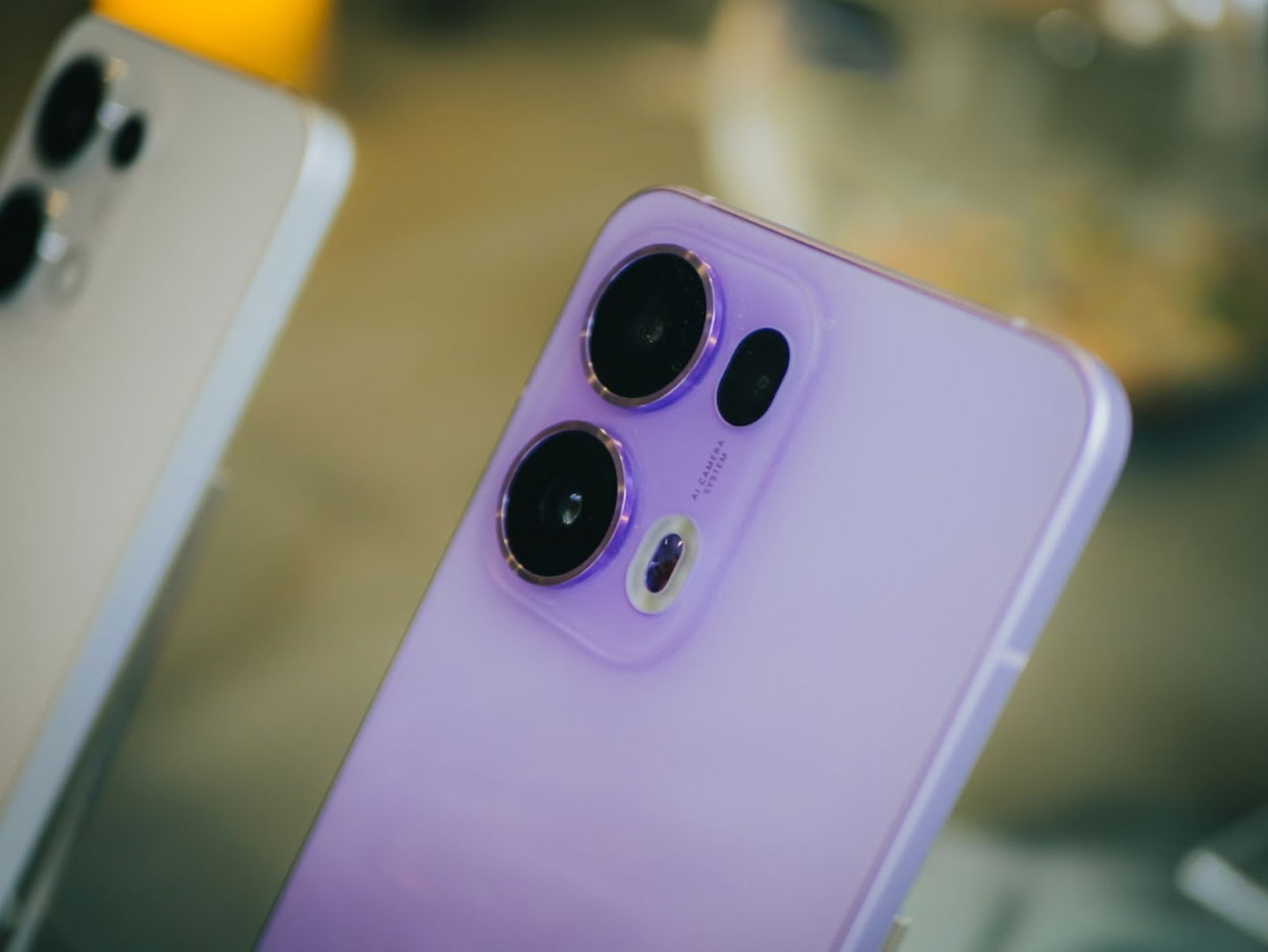 La serie OPPO Reno 13 5G llega a Europa con un diseño innovador y un sistema de fotografía potenciado con IA