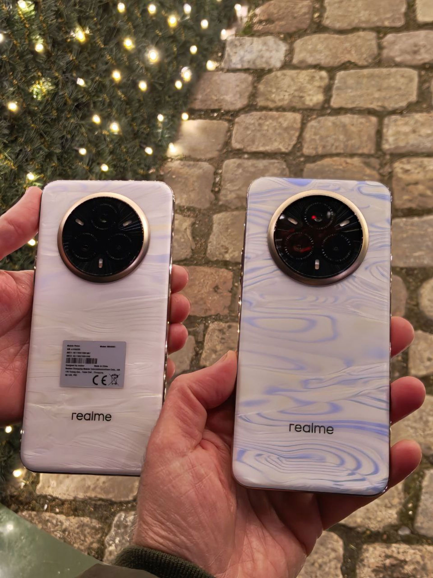 El diseño 'Unique Pearl' del realme 14 Pro+ lo convierte en un móvil que es una obra de arte única