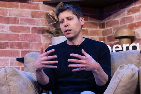 Sam Altman, CEO de OpenAI: "Asi es como has de conseguir los primeros 100 clientes para tu negocio"