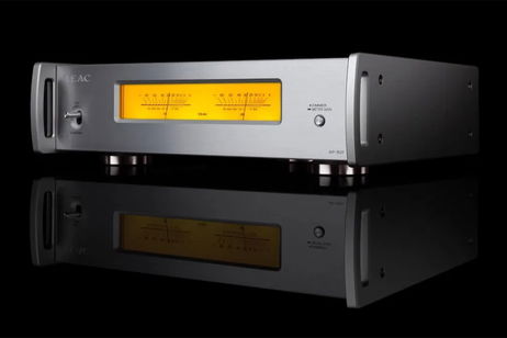 TEAC lanza el AP-507: potencia de gigante en un amplificador de escritorio ultracompacto