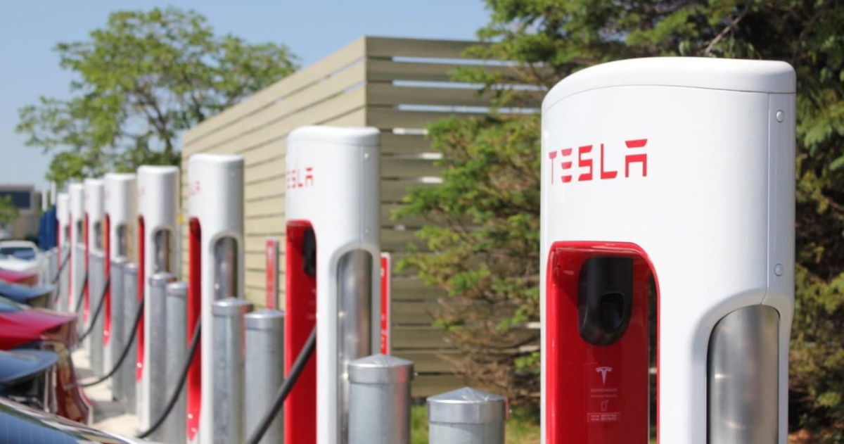 Los nuevos Supercharger de Tesla podrán cargar un coche en 10 minutos: ya sabemos cuándo estarán listos