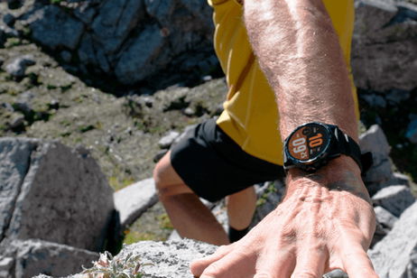 El smartwatch más resistente baja de precio: cristal de zafiro, GPS increíble y más de 110 modos deportivos