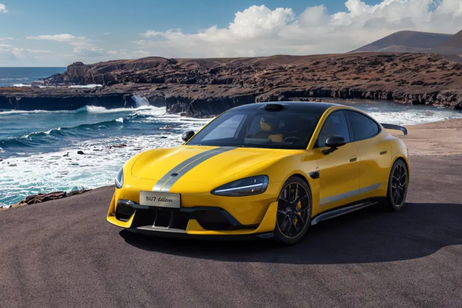 "Es la Apple de China": el CEO de Ford elogia a Xiaomi tras probar el SU7