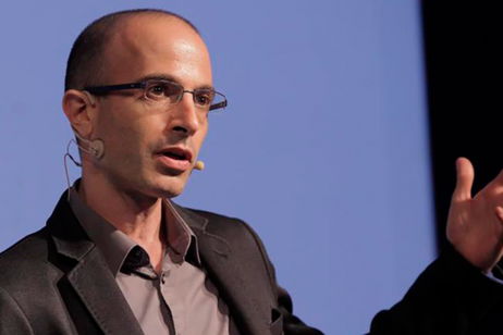 Yuval Noah Harari, historiador y pensador tecnológico: "La IA es una amenaza sin precedentes para la Humanidad"