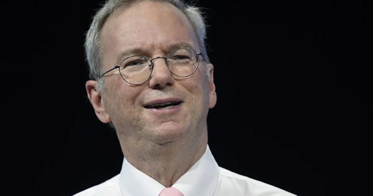 Eric Schmidt, antiguo CEO de Google, y su ataque feroz al teletrabajo: "Google decidió que el equilibrio entre el trabajo y la vida personal, irse a casa temprano y trabajar desde casa, era más importante que ganar"