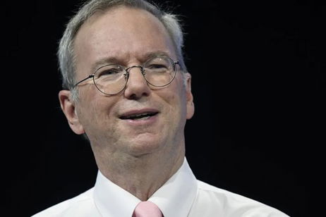 Eric Schmidt, antiguo CEO de Google, y su ataque feroz al teletrabajo: "Google decidió que el equilibrio entre el trabajo y la vida personal, irse a casa temprano y trabajar desde casa, era más importante que ganar"