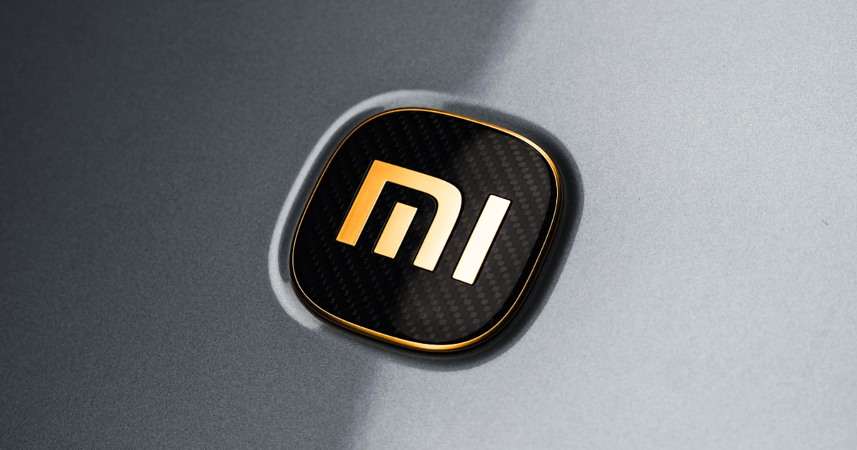 Han descubierto que la insignia del Xiaomi SU7 Ultra contiene oro. Ahora, las están arrancando de los coches