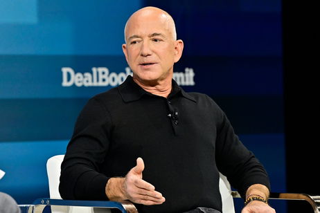 Jeff Bezos, fundador de Amazon, vuelve al trabajo por culpa de la inteligencia artificial: "Lo es todo, no hay una sola aplicación que no vaya a hacerlo mejor gracias a la IA"