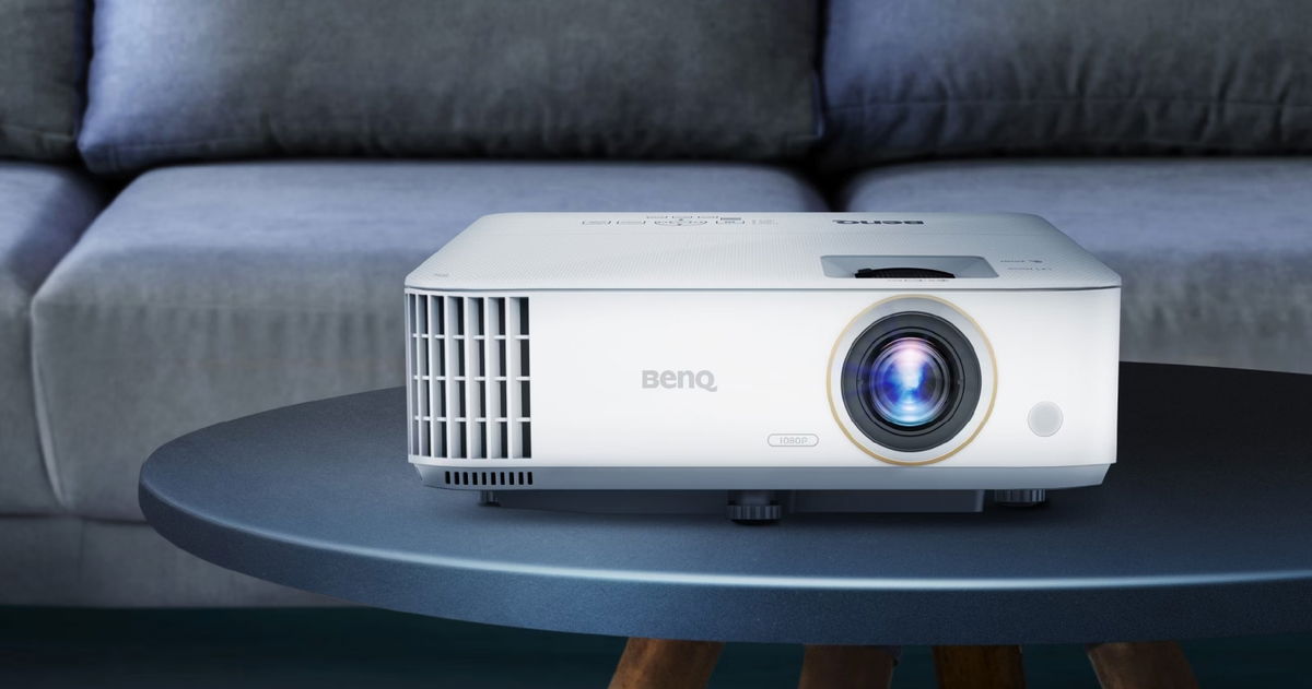 Proyector Full HD con alto brillo por 549 euros, ideal para cine en casa y presentaciones