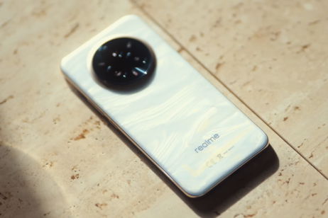 Uno de los mejores gama media del mercado, que se llevó una notaza en nuestro análisis, súper recomendado por este precio