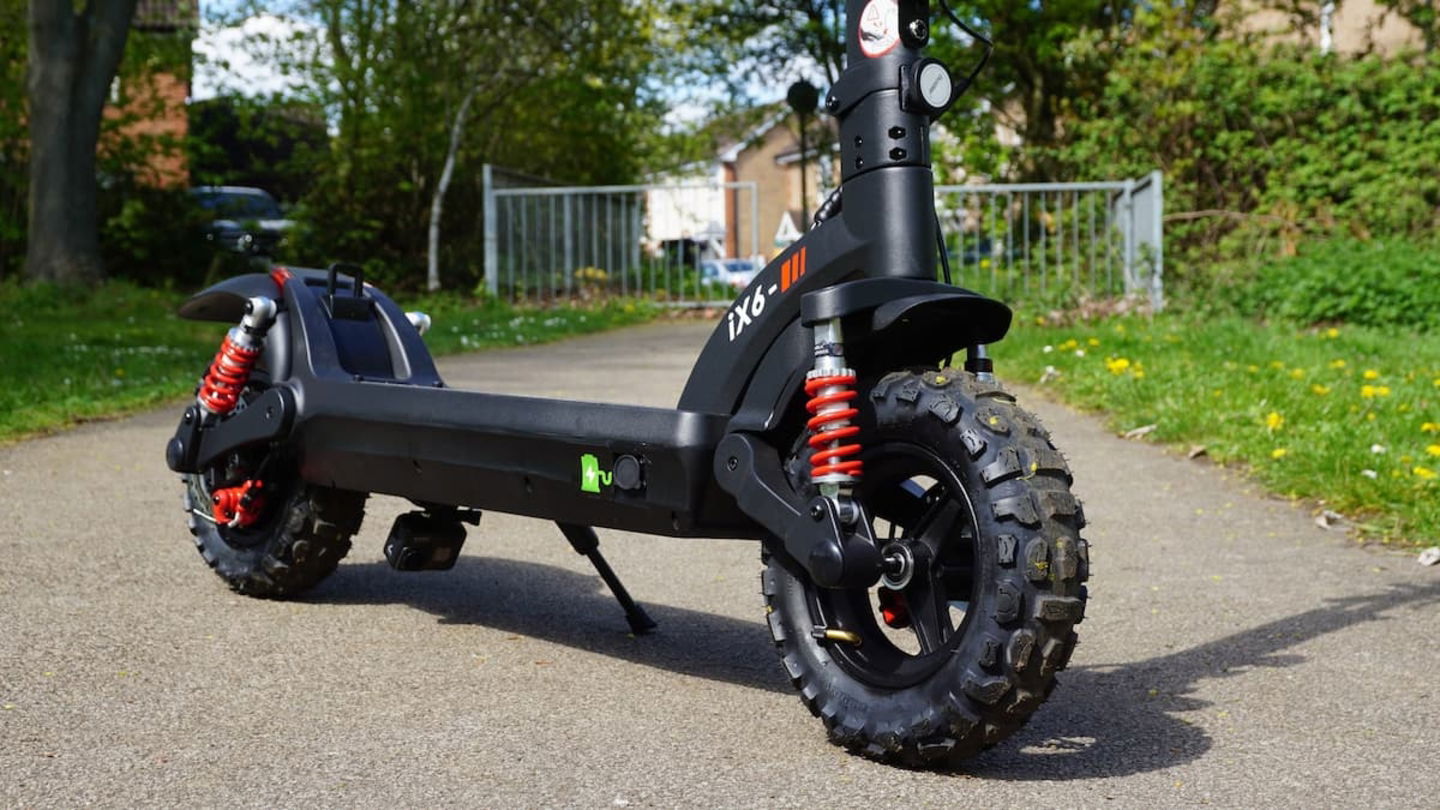 AliExpress ha derrumbado el precio de uno de los mejores patinetes eléctricos de iScooter
