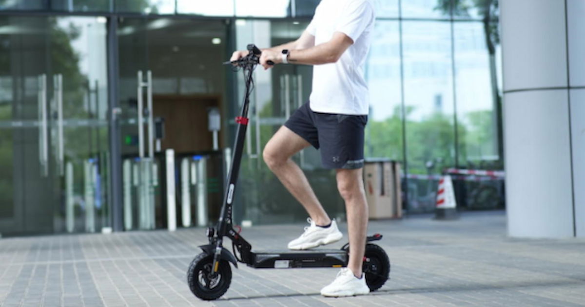 Vuelve el preciazo para la bestia de iScooter: motor de 800 W y solo 343 euros para este patinete eléctrico súperventas