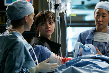 El cliffhanger del final de 'Anatomía de Grey' y su temporada 21 explicado por su showrunner El cliffhanger del final de 'Anatomía de Grey' y su temporada 21 explicado por su showrunner
