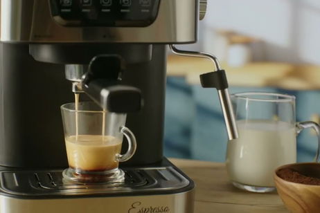 Tu espresso de bar en casa: esta cafetera con bomba italiana de alta presión baja a su precio más tentador Tu espresso de bar en casa: esta cafetera con bomba italiana de alta presión baja a su precio más tentador