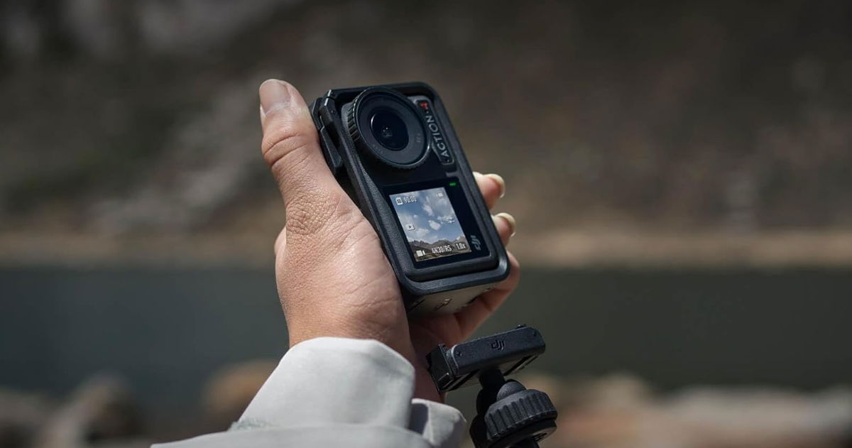 Ideal para deportes extremos: cámara de acción de alta gama con baterías extra y palo selfie a un precio de escándalo