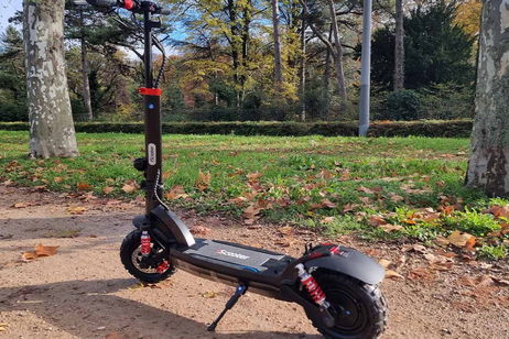 Uno de los patinetes más bestias de iScooter desploma su precio por tiempo limitado: viene con llaves NFC, motor de 1000 W y 65 kilómetros de autonomía