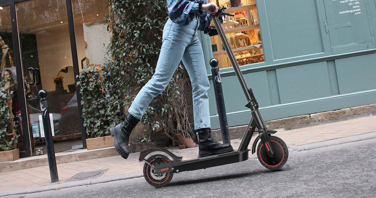 ¿Un patinete eléctrico por menos de 150 euros? Este modelo es ideal para niños y principiantes