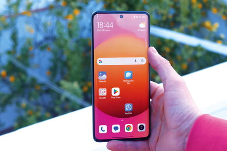 El gama media que yo recomiendo por 250 euros: es Xiaomi, con 512 GB, procesador Ultra y cámara de 200 MP