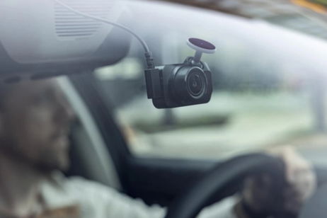 La mejor dash cam ultracompacta de Garmin está a su precio más bajo en Amazon